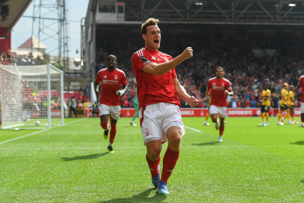 被认为是极 被认为是极